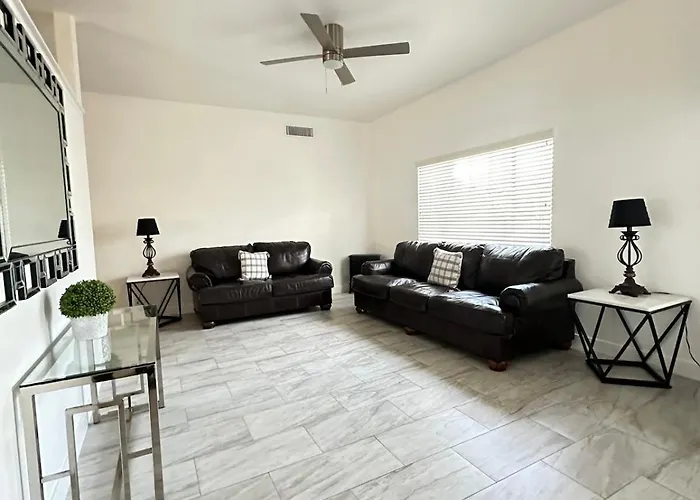 Entire Near Stadium Holiday home *