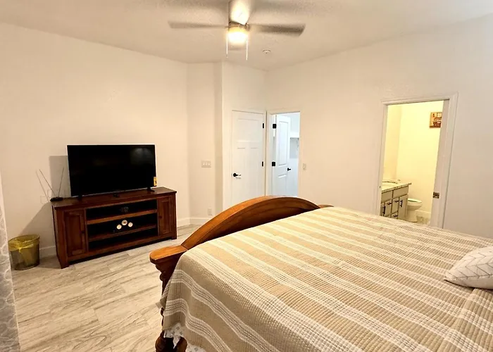 Entire Near Stadium Holiday home